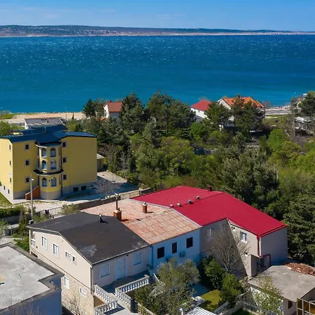 Hibis, No 1 Apartment *