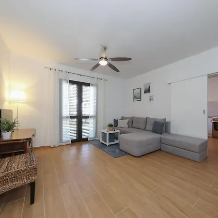 Apartment Hibis, No 1 Starigrad Paklenica