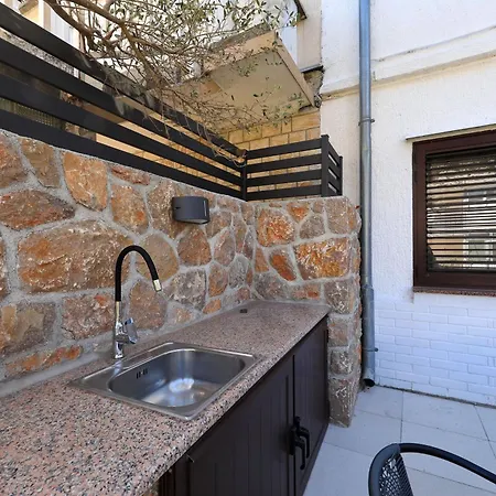 Hibis, No 1 Starigrad Paklenica