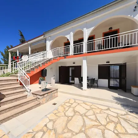 Hibis, No 1 Apartman