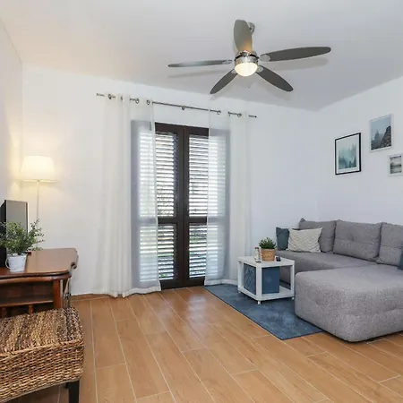 Apartment Hibis, No 1 Starigrad Paklenica