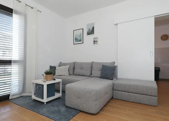 Hibis, No 1 * Starigrad Paklenica