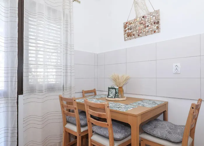 Hibis, No 1 Apartment