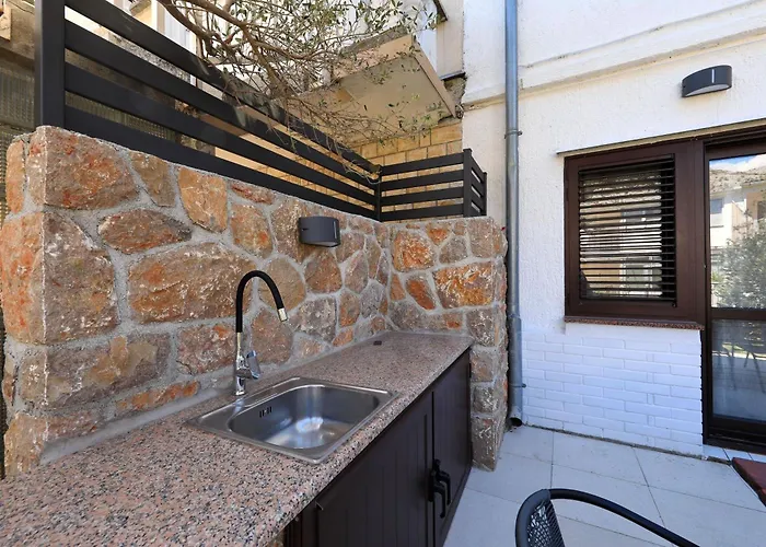 Hibis, No 1 Starigrad Paklenica