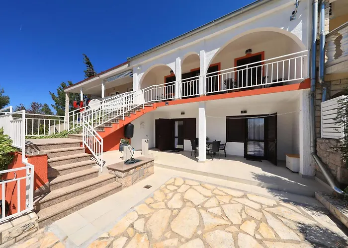 Hibis, No 1 Apartment