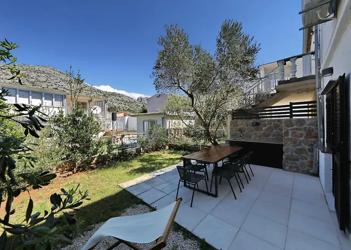 Hibis, No 1 Apartment Starigrad Paklenica