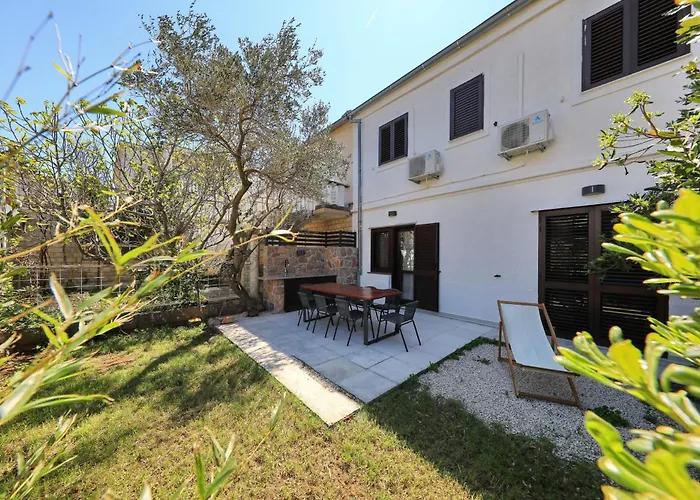 Apartment Hibis, No 1 Starigrad Paklenica