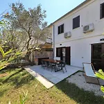 Appartement Hibis, No 1 Starigrad Paklenica